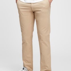 Modern Khakis in Straight Fit with GapFlex 28 waist / 30 inseam